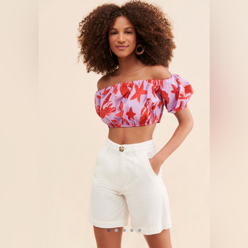 FARM Rio Pink Off-Shoulder Crop Top with Red Sea Creatures - Picture 2 of 10